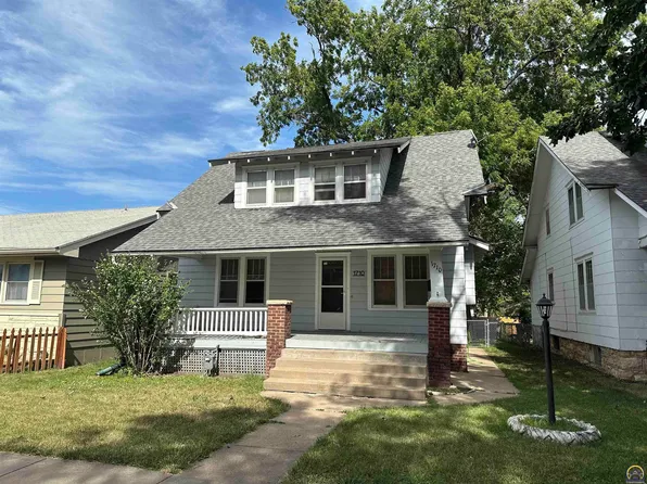 1710 SW Lane St, Topeka, KS 66604