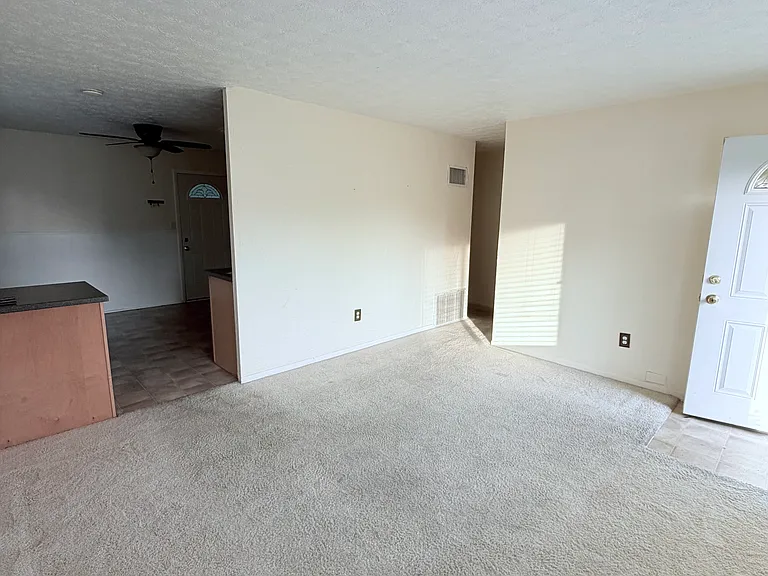 2950 Laverne Dr — Photo 5