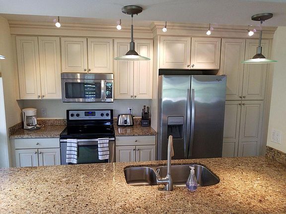 3rd image of 326 Brackenwood Cir #326
