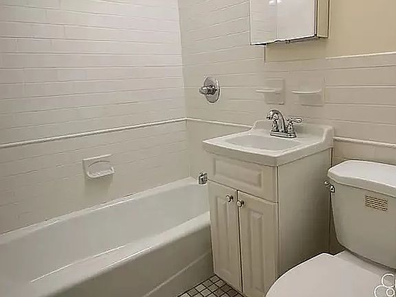 5th image of 324 E 59th St APT 3D