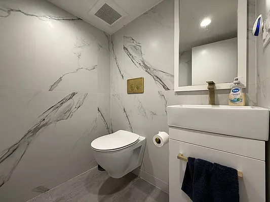 Bathroom, photo 1