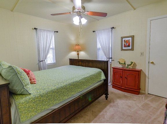 5th image of 242 Shady Shores Dr