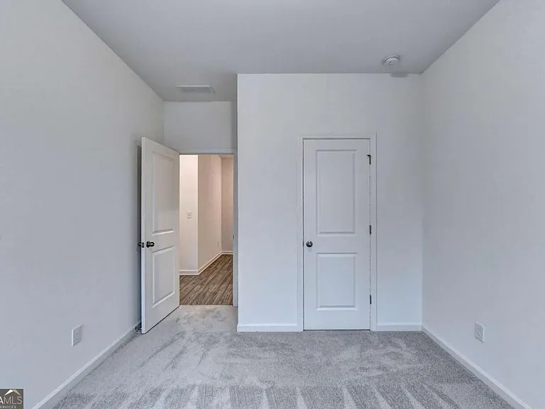 477 Danville Ave — Photo 40