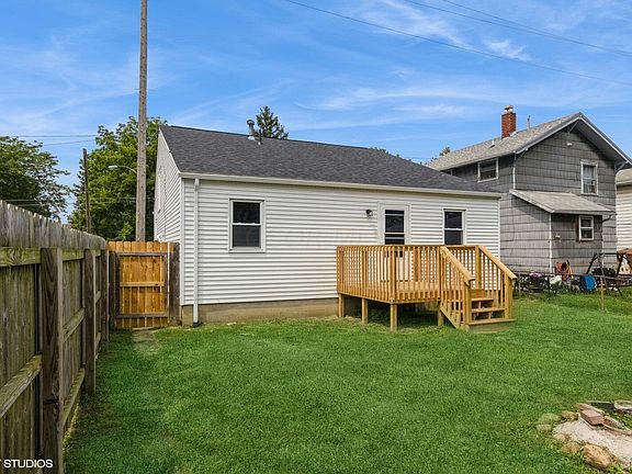 4th image of 946 Uncapher Ave