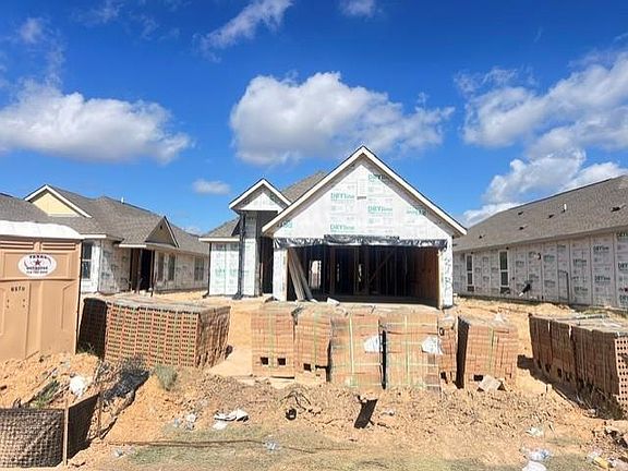 4th image of 213 Violet Crown Ln