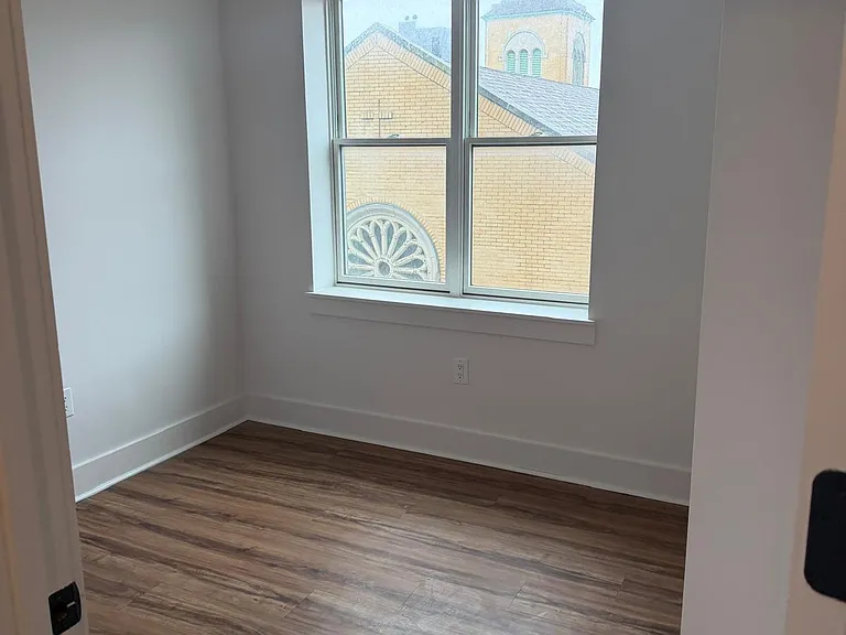 1131 Vyse Ave #4C — Photo 4