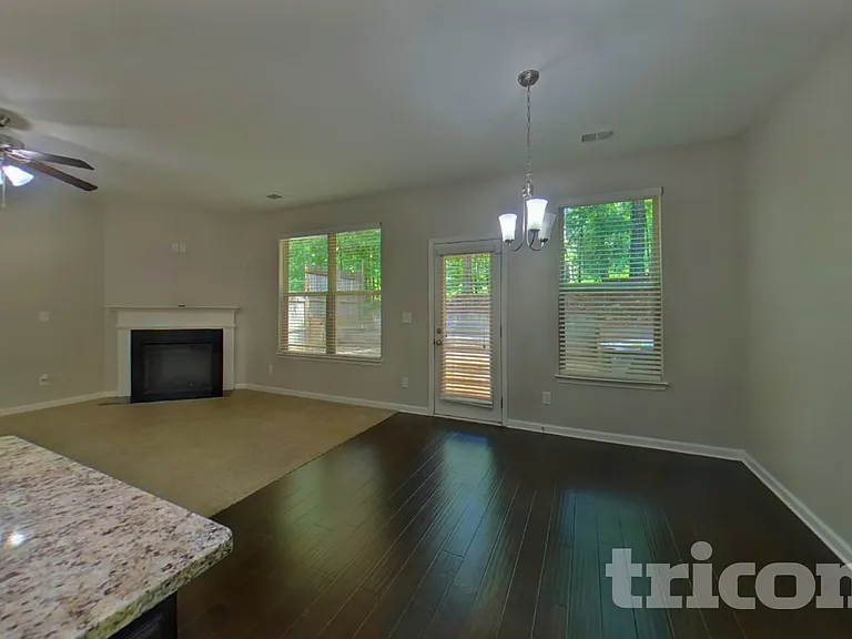 377 Lossie Ln — Photo 4