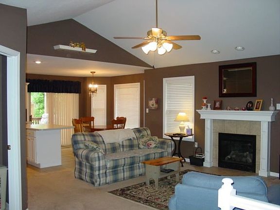 Living Room Photo #2