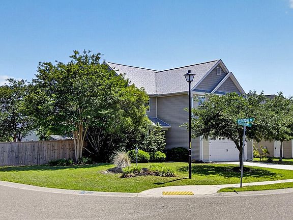 3rd image of 1204 Briar Rose Ln