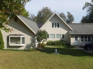 7668 W Kangaroo Lake Rd, Baileys Harbor, WI 54202