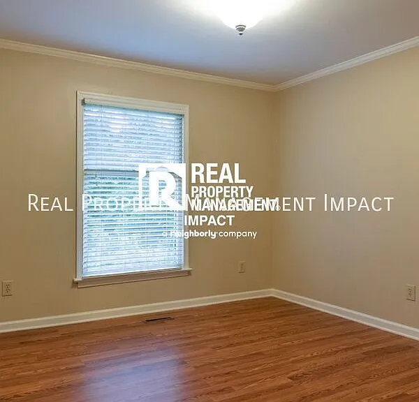 1515 E Franklin St #22 — Photo 13