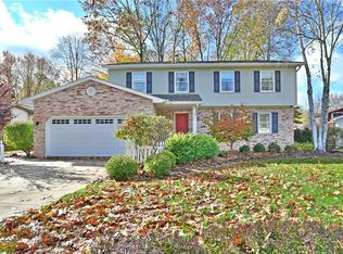340 Greenbriar Dr, Cortland, OH