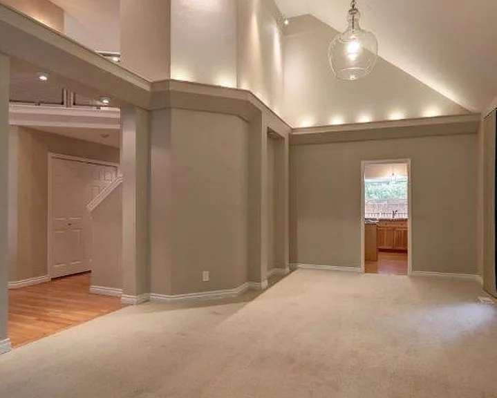 25451 SE 42nd Pl — Photo 5