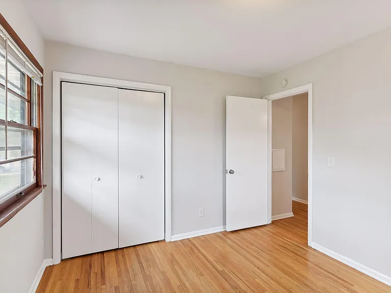 2237 Hampshire Ave S — Photo 11