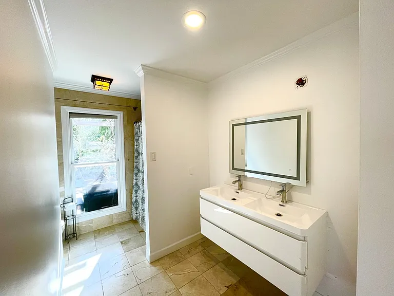 Peconic Hills Dr — Photo 13