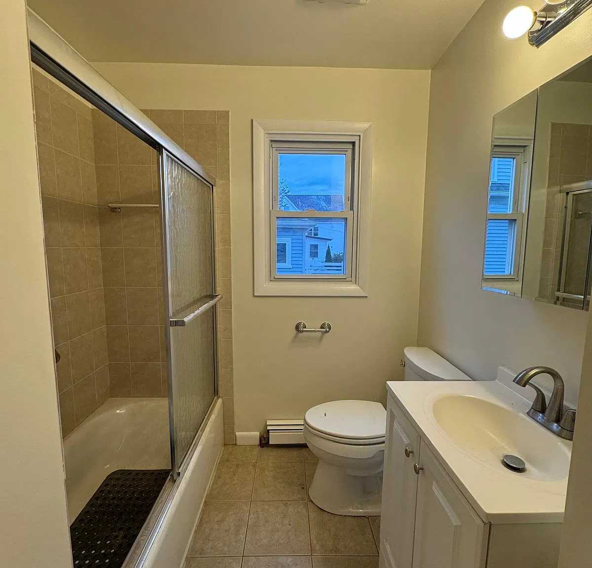 3 bed, $2,000 — Photo 4