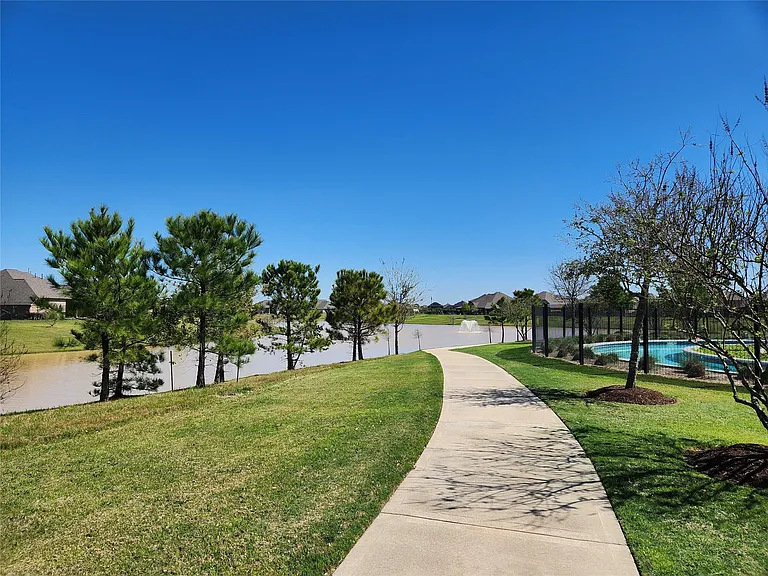 2411 Lemon Grass Dr — Photo 29