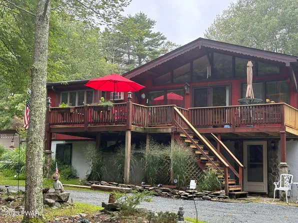 113 Oak Ridge Cir, Hawley, PA 18428