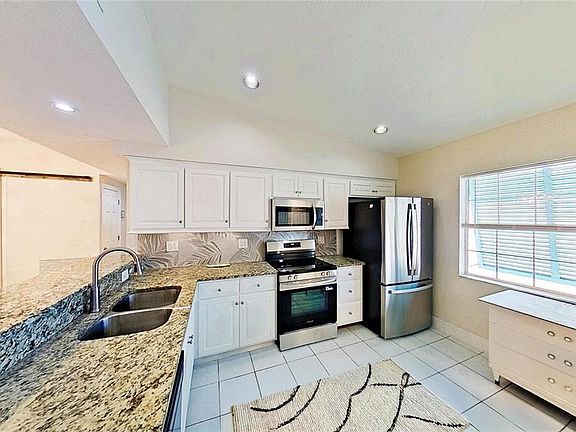 4th image of 3641 Stokes Dr