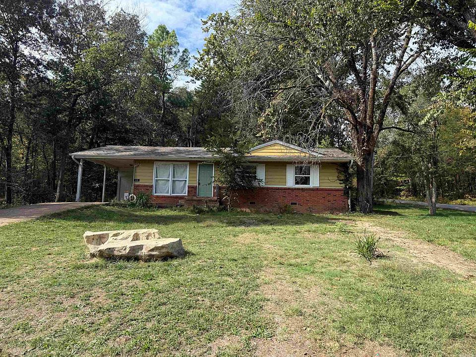 1st image of 40 Chinook Ln