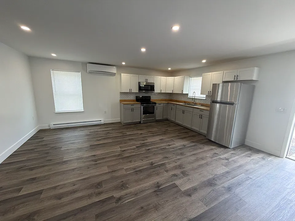 12-18 Blake Ct #16