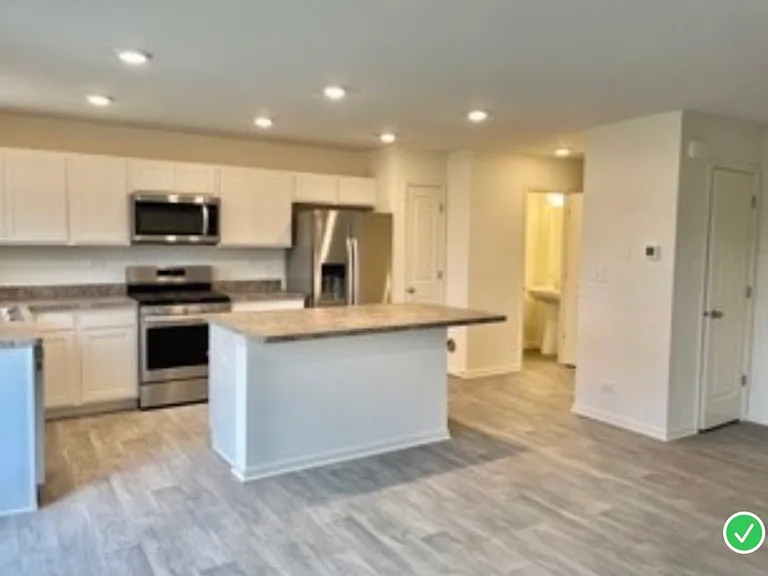 1137 Amber Dr — Photo 20