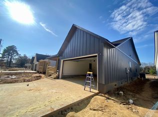 228 Sylvan Rd, Columbus, MS 39702