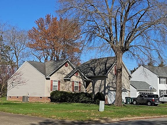 3rd image of 8120 Four Mile Run Pkwy
