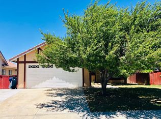 5141 Essex Dr, Palmdale, CA 93552