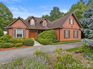 100 Crestgrove Dr, Flat Rock, NC 28731