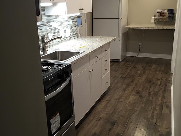 3rd image of 124 S 600 E