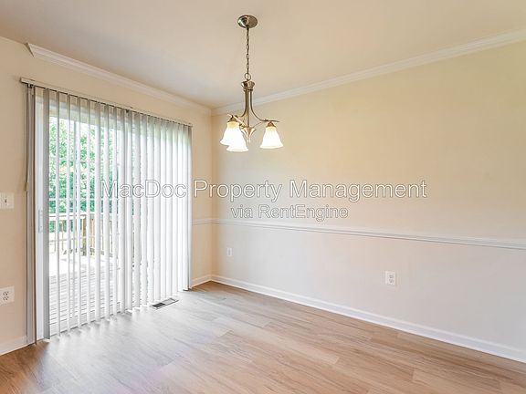 5th image of 10417 Westgate Ct