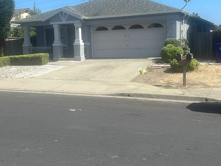 2012 Dublin Dr — Photo 2
