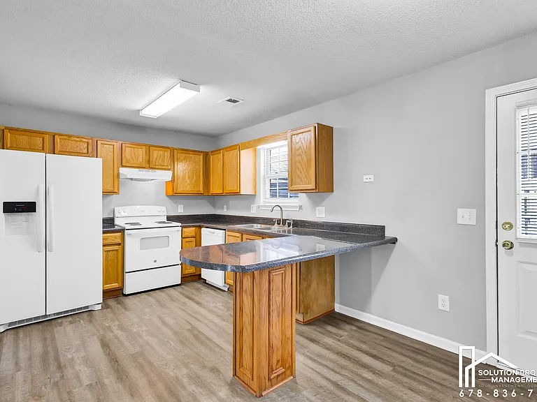 141 Madison Pl — Photo 6
