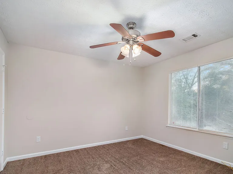 3470 Framingham Dr — Photo 11