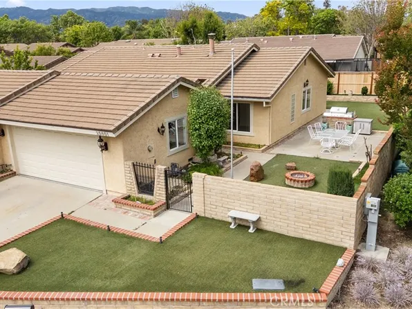 25651 Ramada Dr, Santa Clarita, CA 91355