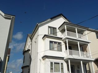 96 Canonicus St, Fall River, MA 02723