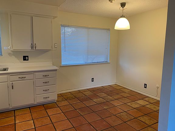 4th image of 37 El Rose Dr APT 4