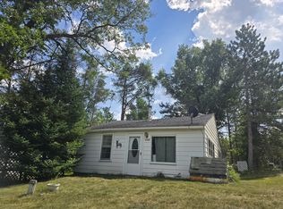 1046 Oakridge St, Mio, MI 48647