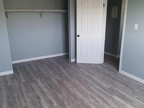 2nd image of 510 McKellar Cir #4