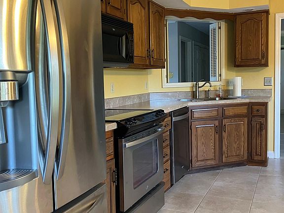 3rd image of 814 Kingswood Dr