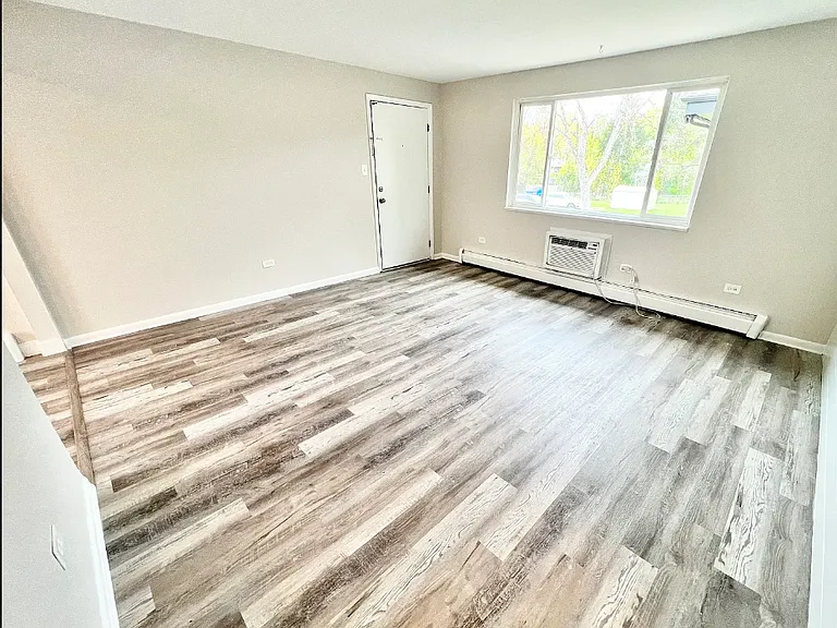 Oak North Apartments — Photo 24