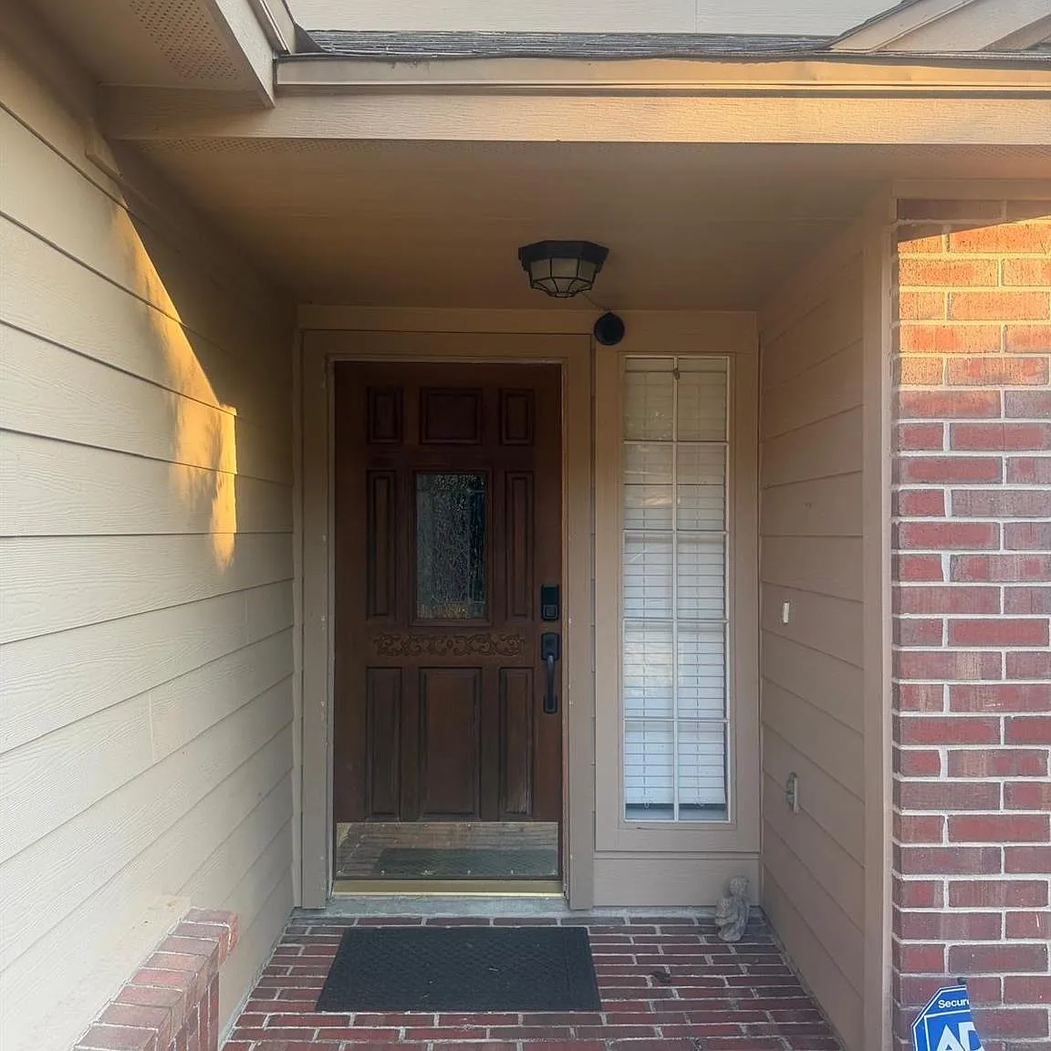 3 bed, 2.0 bath, 1450 sqft, $2,000 — Photo 3