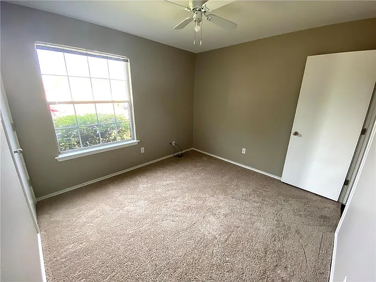12817 Chime Dr — Photo 4