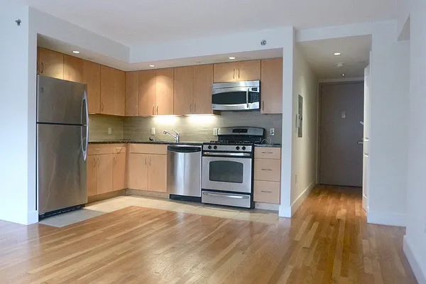 Rented by Bohemia Realty Group | media 35