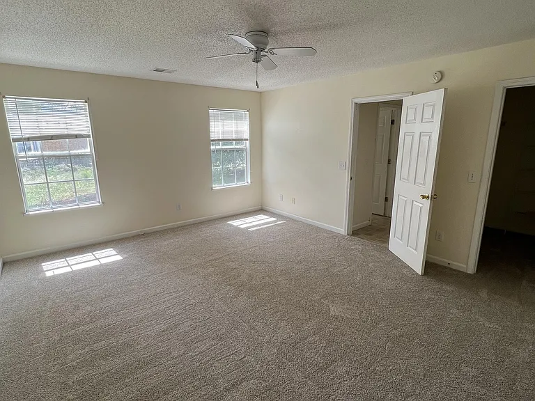 221 Fox Grove Cir #1 — Photo 5
