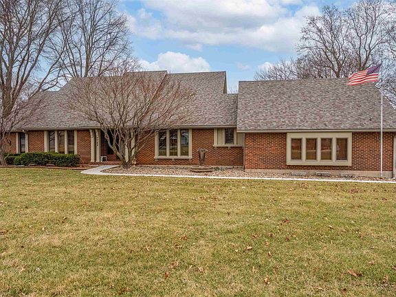 3rd image of 1745 Sycamore Dr