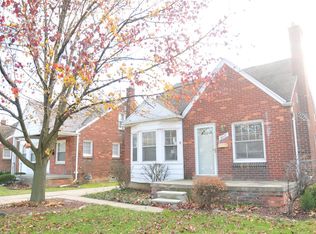 2017 Anita Ave, Grosse Pointe Woods, MI 48236