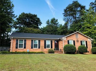 851 Bundaberg Ln, Rural Hall, NC 27045