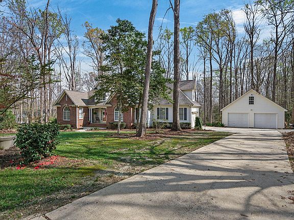 2nd image of 228 Tamworth Dr